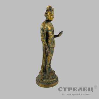 фото — бронзовая статуэтка  «бодхисаттва авалокитешвара». япония